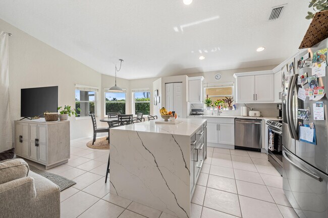 Building Photo - 3817 Miramontes Cir