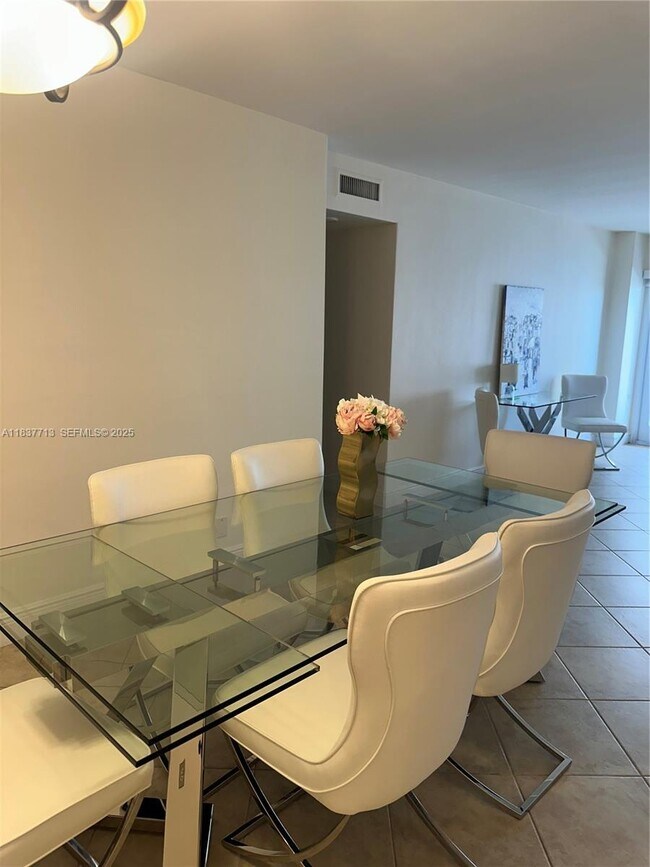 Building Photo - 9225 Collins Ave