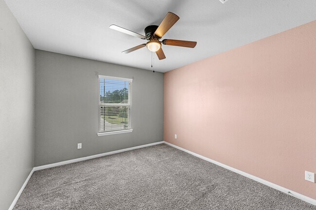 Building Photo - 1740 Cindy Ln