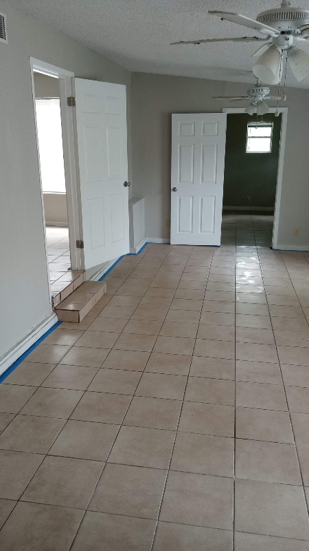 Building Photo - 230 Schmeltzer Ln