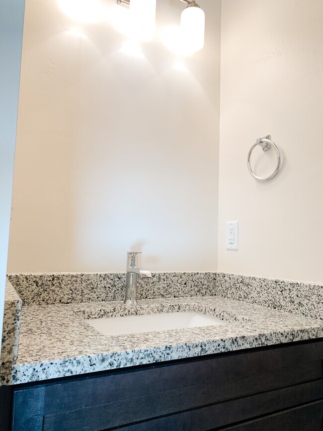 Building Photo - 1200 E 4500 S