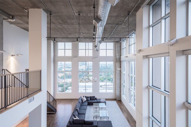 Building Photo - 4899 Montrose Blvd