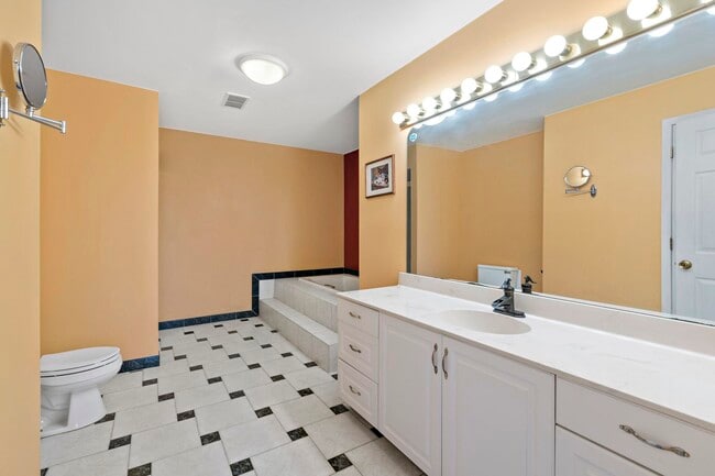 Building Photo - 44 Skyview Terrace