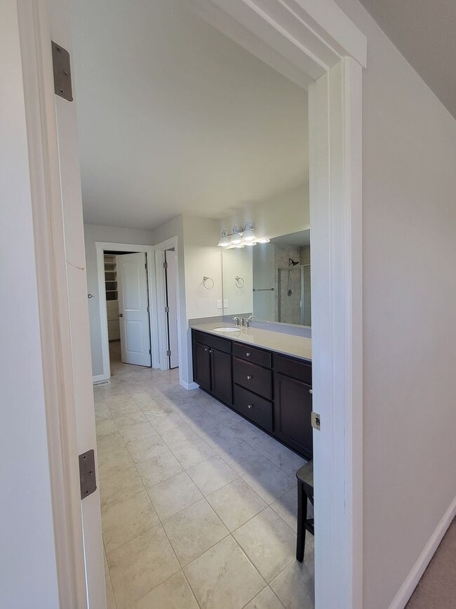 Building Photo - Elegant 4 Bedroom Home In Auburn