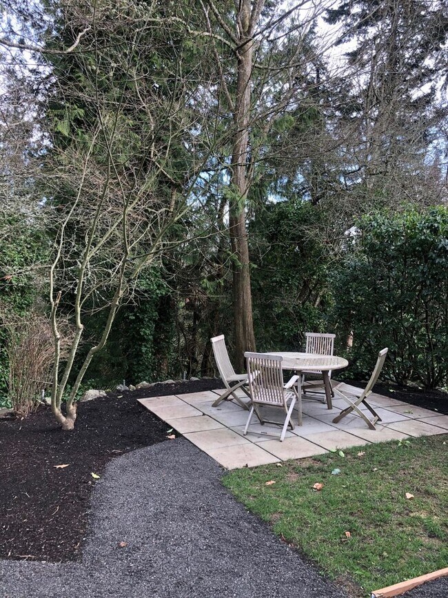 Building Photo - Winslow Tree House