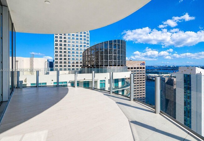 Building Photo - 300 Biscayne Blvd Way