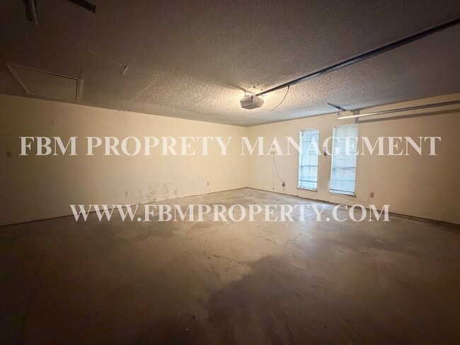 Building Photo - 1103 Scarlet Oaks Cir