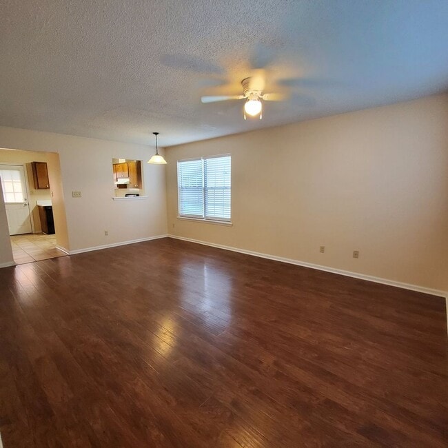 Building Photo - Modern Duplex Living in Georgia - 2Bed/2.5Bath with Convenient Amenities