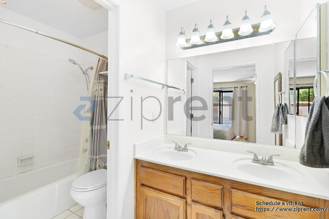 Building Photo - 7417 Auburn Oaks Ct