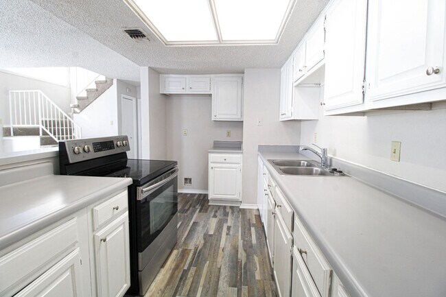 Building Photo - *****PRICE REDUCTION*****