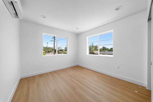 Building Photo - 776 W Wilson St