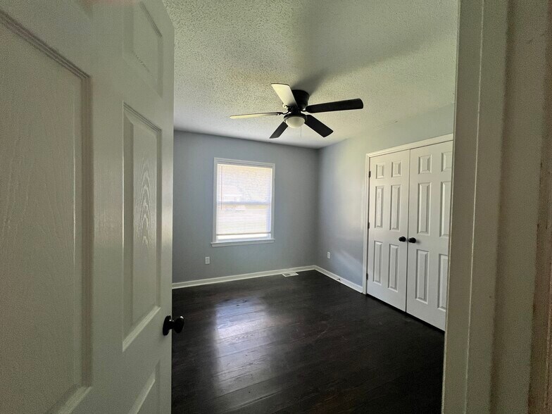 Building Photo - 109 Shearin Hills Dr