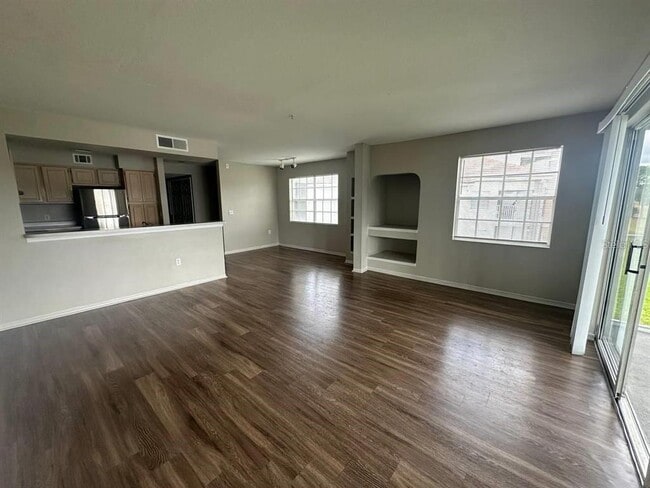 Building Photo - 13929 Fairway Island Dr