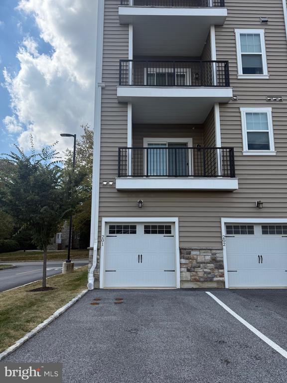 Building Photo - 201 Charles Ellis Dr