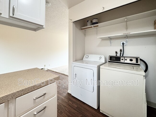 Building Photo - 536 SW Nebraska St