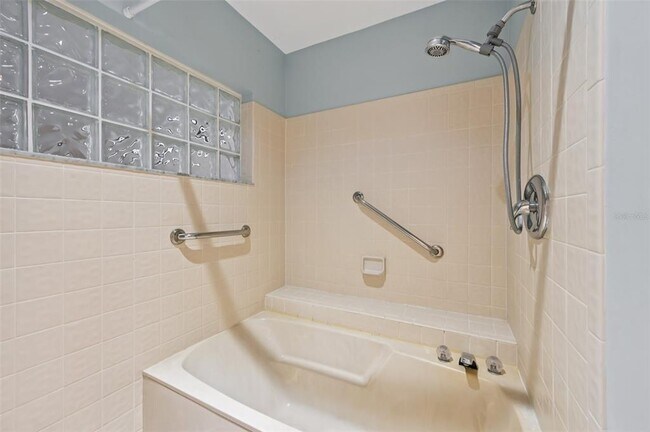 Building Photo - 227 Southampton Dr