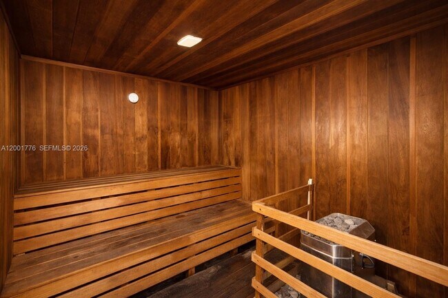 Building Photo - 16565 NE 26th Ave