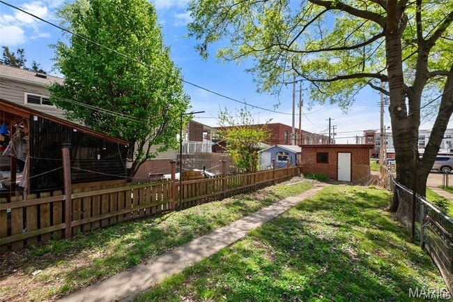 Building Photo - 4936 Shaw Ave