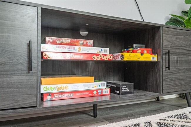 Building Photo - 1778 Flintwood Dr SE