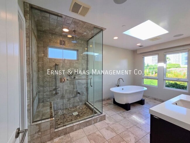 Building Photo - 1848 Benecia Ave