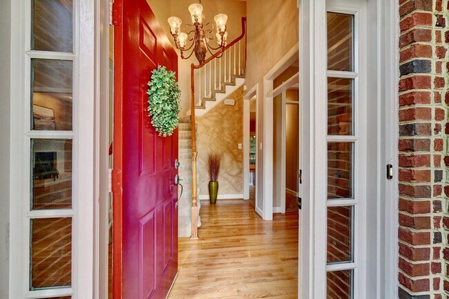 Building Photo - Ready NOW! 1st-Time Rental in John B. Dey ...