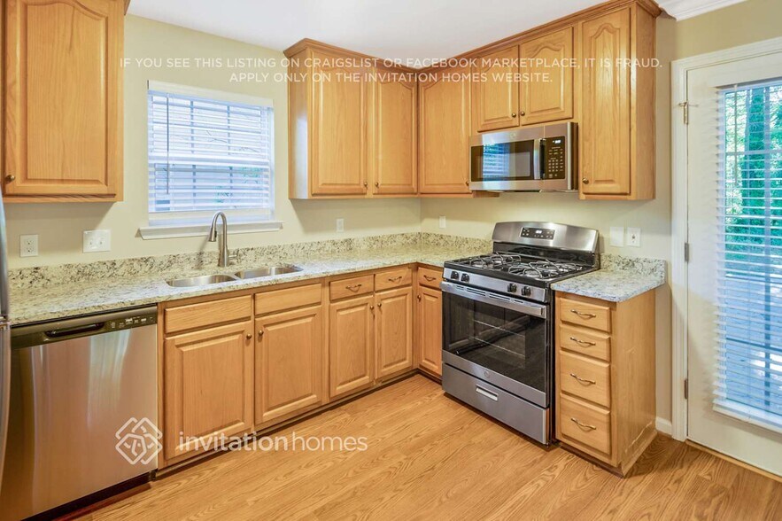 Building Photo - 16900 Taft Ct