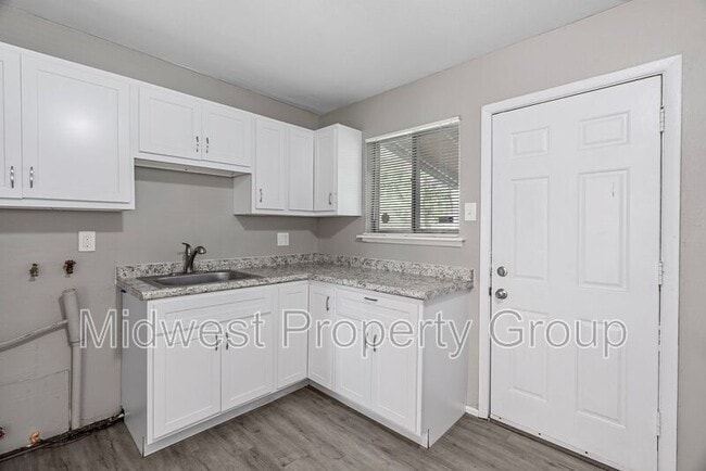 Building Photo - 24 Boles Ave