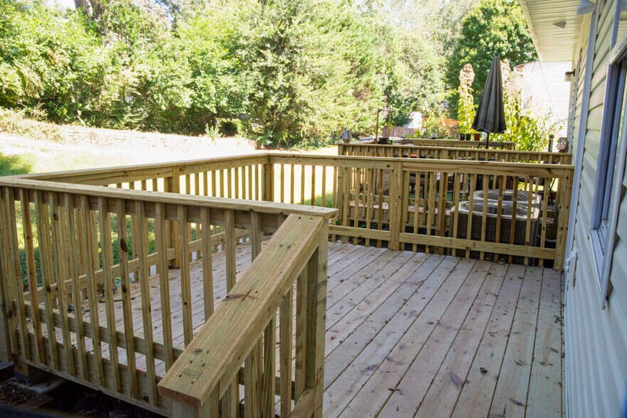 Back Patio - 302 Atlanta Ave SE