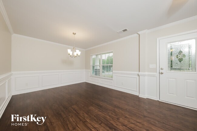 Building Photo - 307 Sawyer Ln