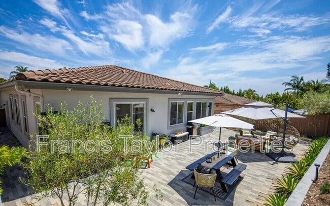 Building Photo - 1042 Alexandra Ln