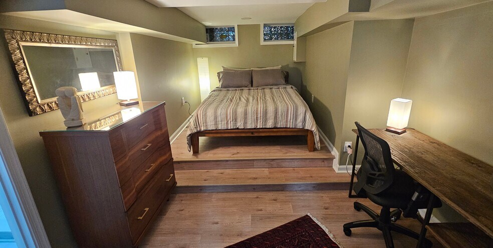 Building Photo - 4633 Kernwood Ave