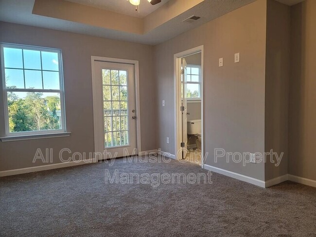 Building Photo - 310 Negri Ct