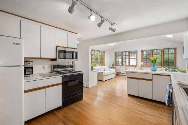 Building Photo - 165 S Flagg St