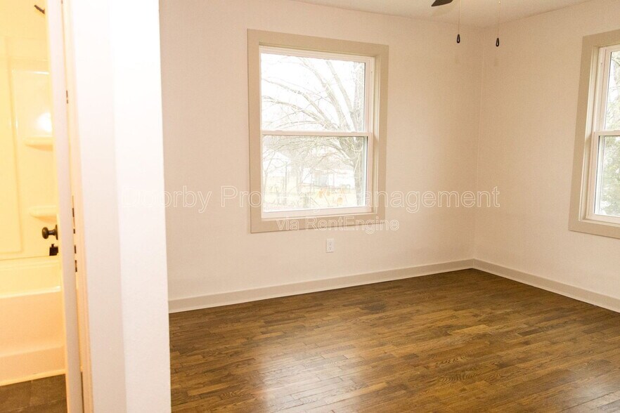 Building Photo - 804 Grandview Ave