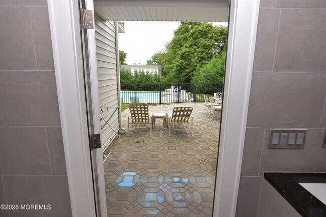 Building Photo - 229 Lockwood Ave