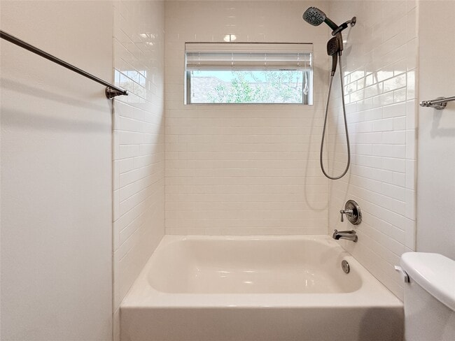 Building Photo - 10 Hermann Park Ct