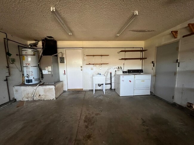 Building Photo - ROSEMONT 3 BR 2 BA House