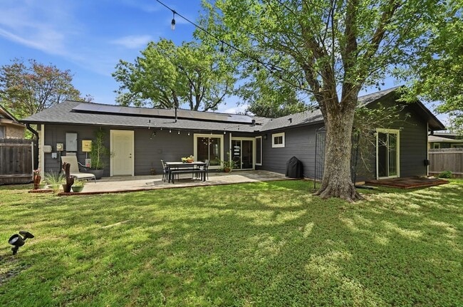 Building Photo - 1605 Springer Ln
