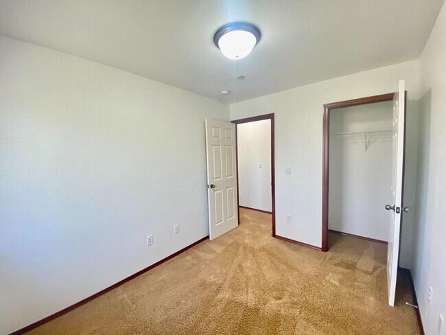 Building Photo - Bothell Townhome.......