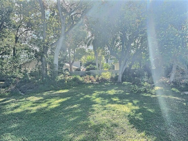 Building Photo - 29 Royal Palm Cir