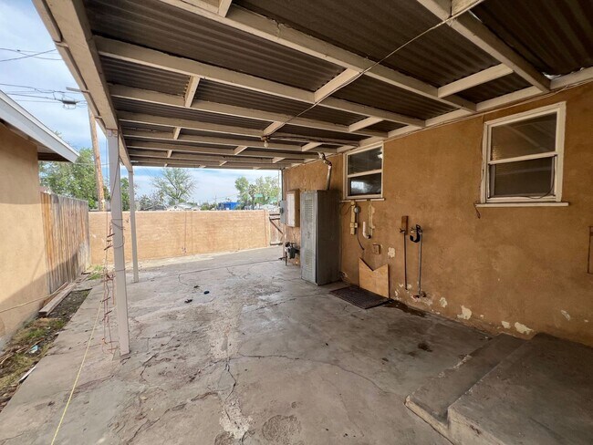 Building Photo - 2114 Brundage Ln