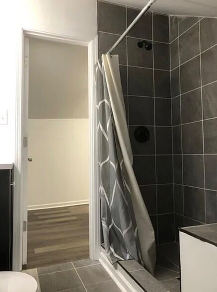 Building Photo - 5849 W Midway Park