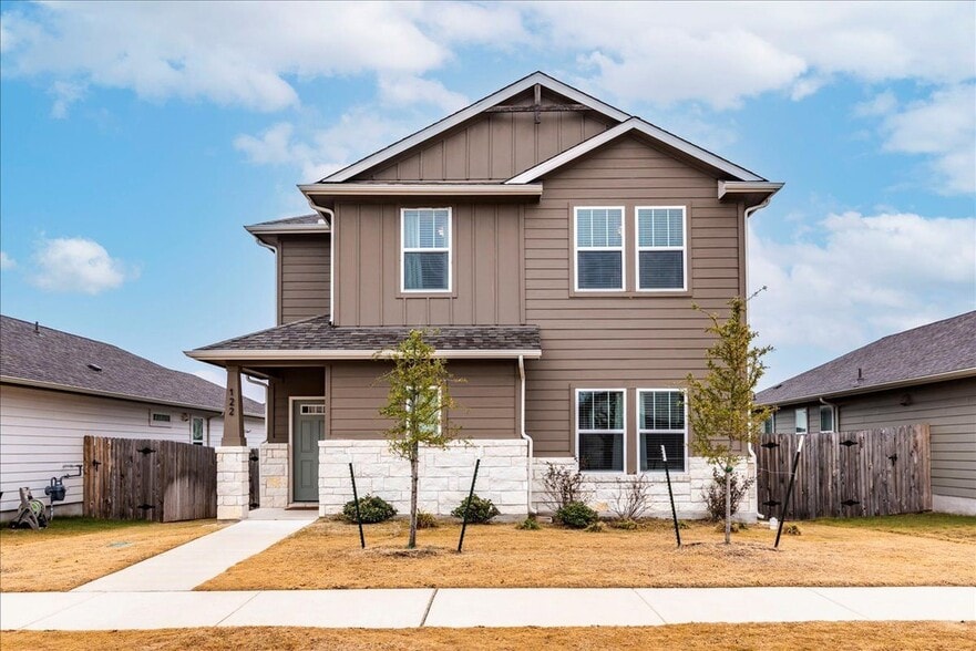Primary Photo - 122 Fairmeadow Downs Dr