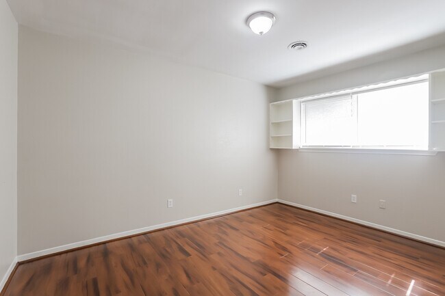 Building Photo - 12115 Hillcroft St