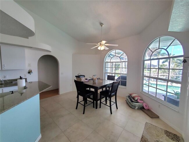 Building Photo - 1980 Aqui Esta Dr