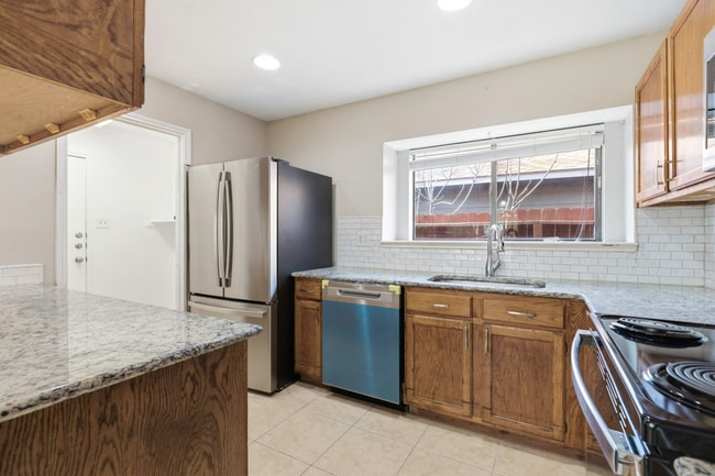 Building Photo - 9706 Autumn Dew