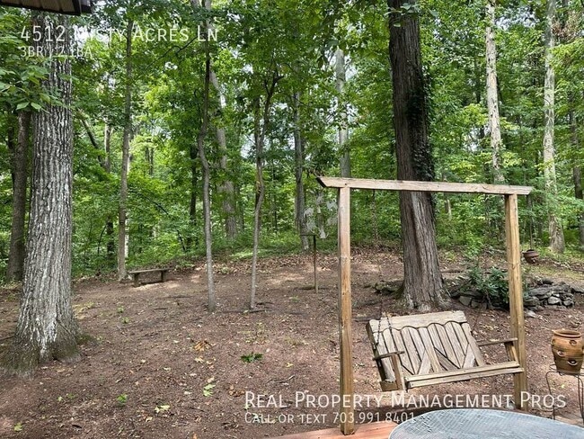 Building Photo - 4512 Misty Acres Ln