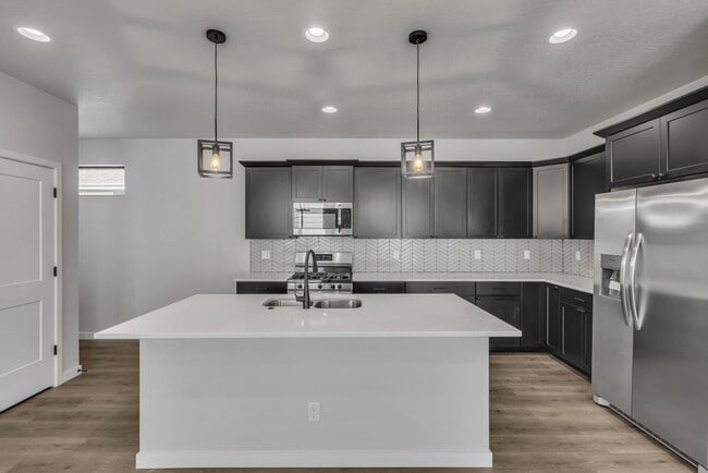 Building Photo - Effortless Elegance: Discover Your Ideal 2 Bedroom, 2 Bath Sanctuary