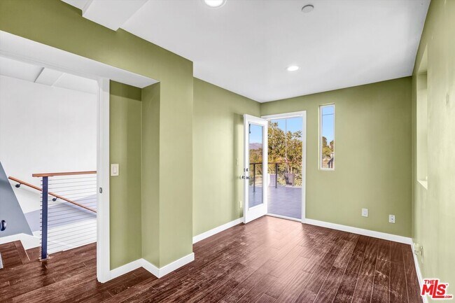 Building Photo - 4255 Raynol St