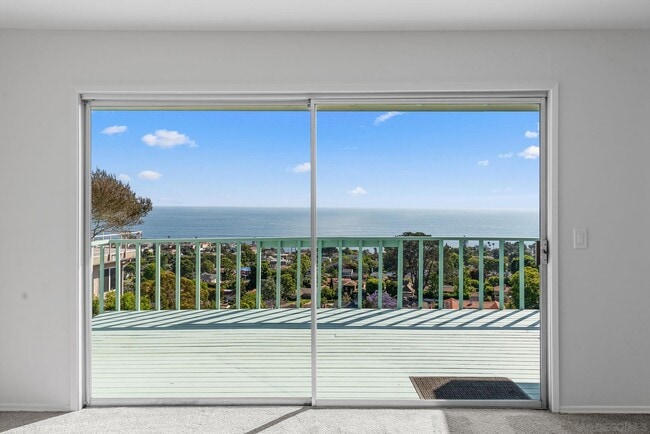 Building Photo - 5995 La Jolla Corona Dr